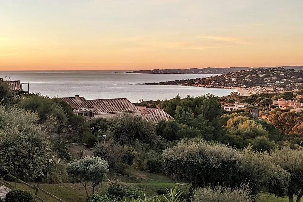 Appartement Vue Mer Magnifique Grande Terrasse - Deco Cosy Sainte-Maxime 0*,  France